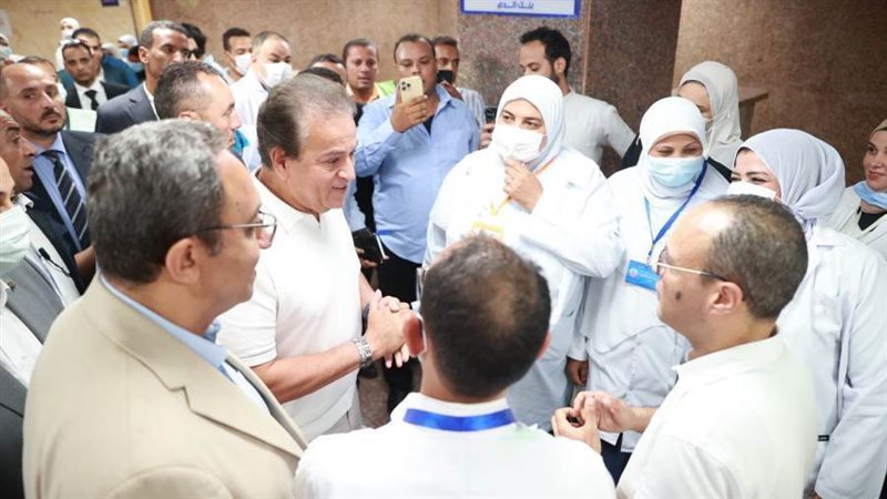 جولة وزير الصحة بقنا