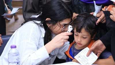 جامعة المنيا تنظم قافلة طبية بقرية النحال بضمن المبادرات الرئاسية 