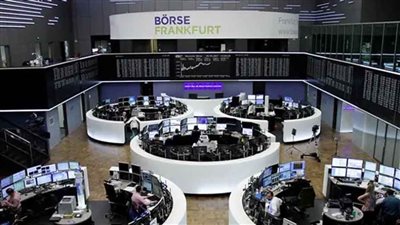 الأسهم الأوروبية تفتتح على انخفاض بعد الابقاء الفائدة الأوروبية دون تغيير
