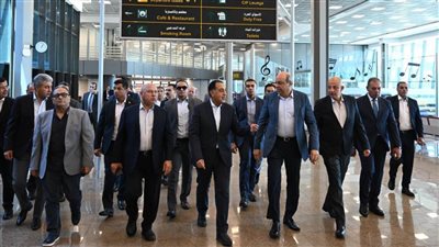 رئيس الوزراء يستهل جولته بتفقد الأعمال الجارية لتطوير مطار سفنكس الدولي