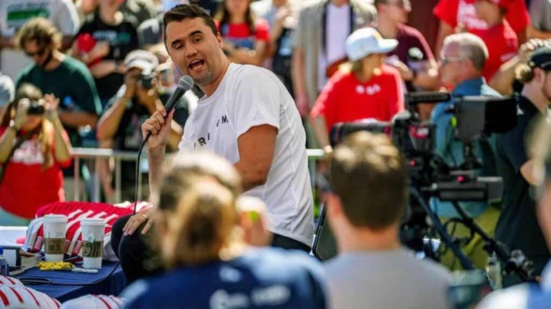 تشارلي كيرك قبل لحظات