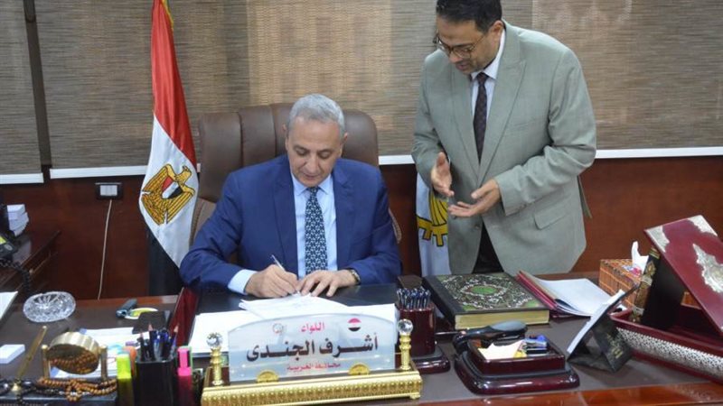 محافظ الغربية خلال