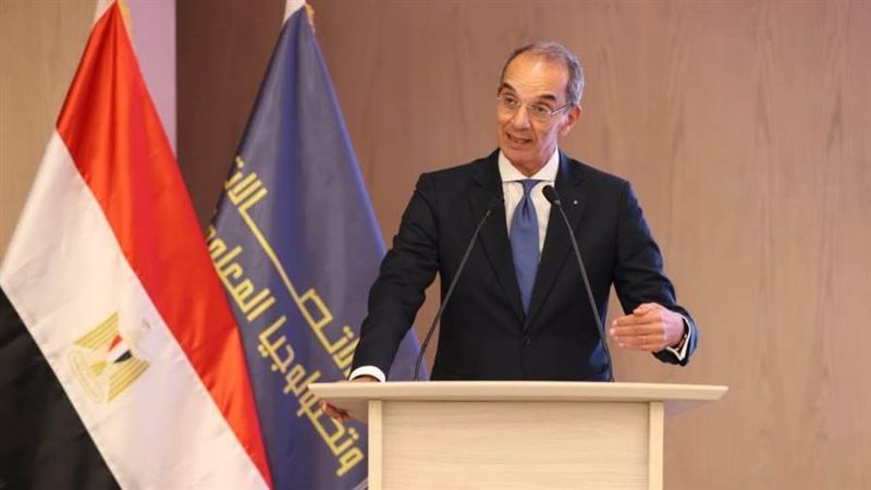 الدكتور عمرو طلعت