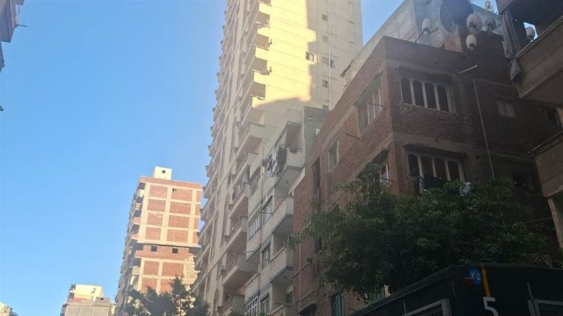 عقار الإسكندرية المائل