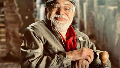 مهرجان بورسعيد يكرم مهندس الديكور عباس صابر