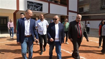محافظ أسيوط يتفقد عددًا من المدارس بحي شرق وغرب