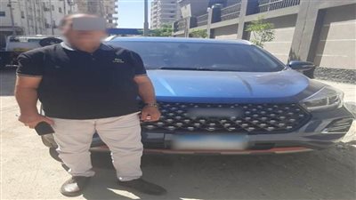 كشف ملابسات تداول فيديو بتعدي قائد سيارة بالسب والقذف على سيدة تستقل سيارة أجرة