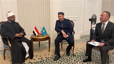 مباحثات ثنائيَّة بين أمين البحوث الإسلاميَّة ونائب مفتي كازاخستان حول ملف الوافدين والبعوث الأزهريَّة