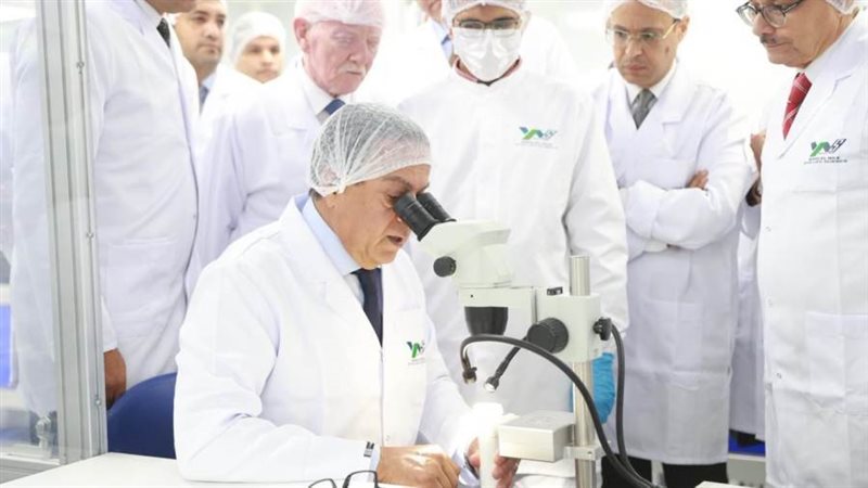 وزي الصحة خلال التشغيل