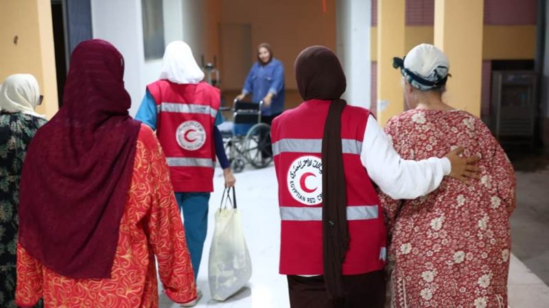 نقل المسنات من دار