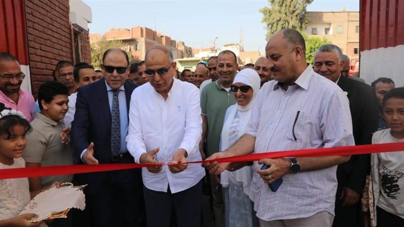 محافظ المنيا خلال