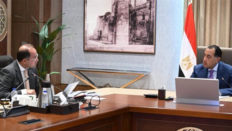 رئيس الوزراء خلال