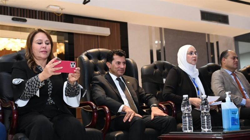 وزير الرياضة يشهد