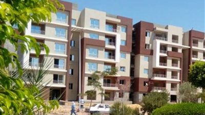 بيع 6 محال وصيدلية بـ