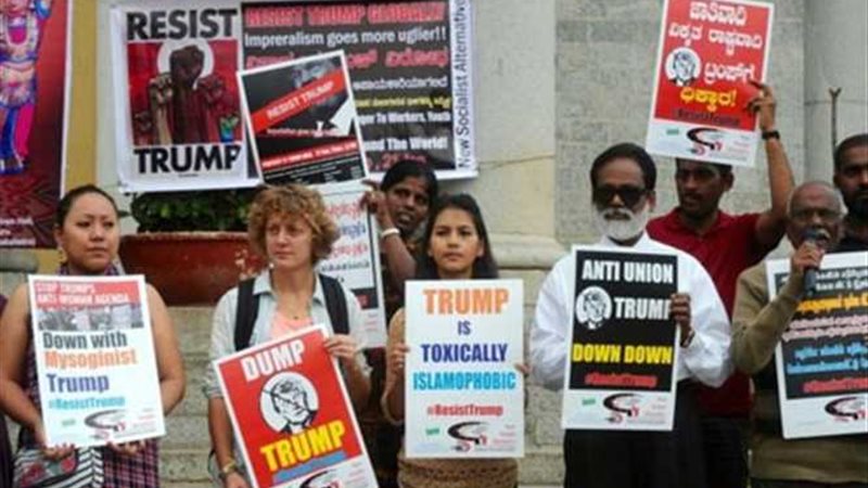 البيت الأبيض يدافع