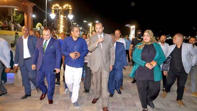 محافظ سوهاج يتفقد أعمال تطوير ممشى الكورنيش الشرقي ويشيد بسرعة الإنجاز
