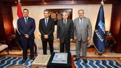 الفريق أسامة ربيع يوجه بإنهاء الإجراءات اللازمة لإنشاء مصنع إعادة تدوير مخلفات السفن