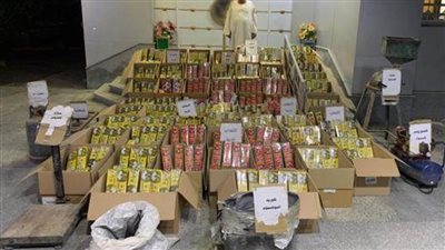 ضبط شخص بالفيوم تخصص في تصنيع الألعاب النارية بحوزته 700 ألف قطعة   