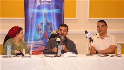 عمرو محمود ياسين: أرفض تجسيد السيرة الذاتية لوالدي 