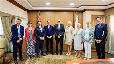 عبد اللطيف يستعرض أمام وفد فرنسي برلماني تجربة المدارس التكنولوجية