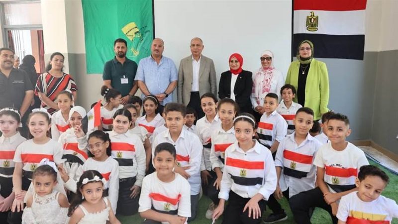 محافظ المنيا خلال