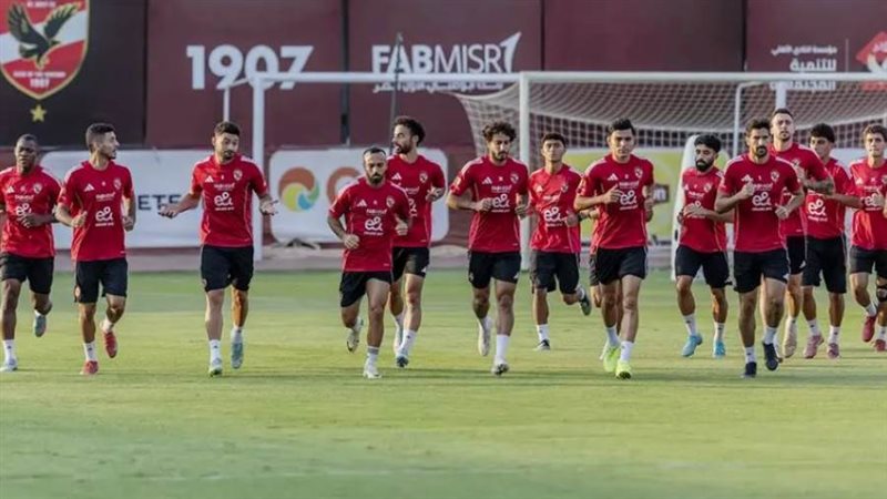 لاعبو الأهلي