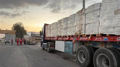 استئناف دخول المساعدات الإنسانية إلى الفلسطينيين بقطاع غزة