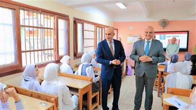 وزير التعليم: 