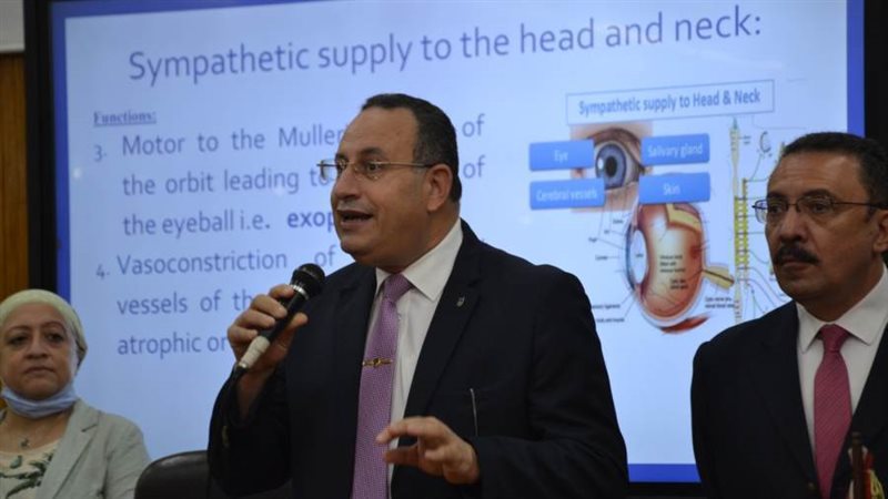 رئيس جامعة الإسكندرية