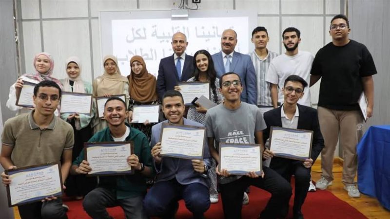 محافظ المنيا يكرم