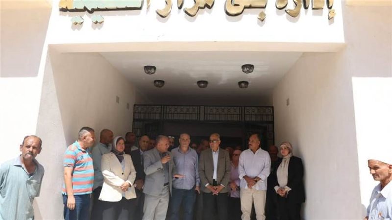 محافظ المنيا خلال