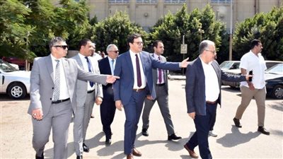 وزير الثقافة يتفقد عددًا من المواقع الثقافية بساحة دار الأوبرا