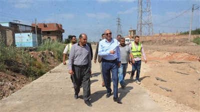 بالصور.. محافظ الغربية يتابع تطوير كورنيش كفر الزيات ومشروع محور النعناعية