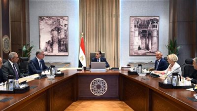 رئيس الوزراء يلتقي الرئيس التنفيذي بشركة إيني الإيطالية