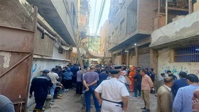 محافظ الغربية: السيطرة على حريق مصبغة بالمحلة وانهيار جزء من المبنى ووفيات ومصابون 