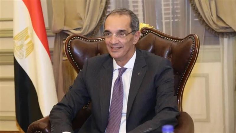 الدكتور عمرو طلعت