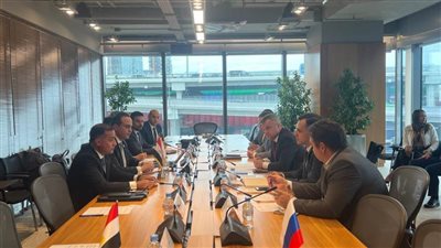 رئيس الرعاية الصحية يبحث التعاون في تطوير بنية الطب النووي مع نائب وزير التجارة والصناعة الروسي