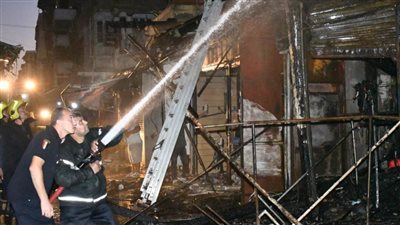 حريق مروع يلتهم منازل ومخازن في بورسعيد.. ومصرع سيدة وإصابة اثنين.. صور