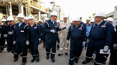 وزير البترول والثروة المعدنية يتفقد مشروعات التطوير وزيادة الإنتاج وترشيد الطاقة