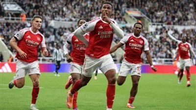 بسلاح ضربات الرأس.. 