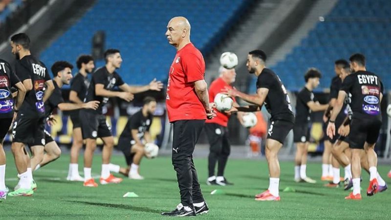 حسام حسن يتابع تدريب