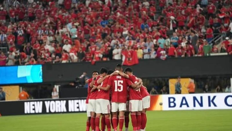 لاعبو الأهلي