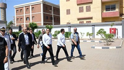 رئيس الوزراء يتفقد مركز تنمية الأسرة والطفل ضمن مشروعات المبادرة الرئاسية 