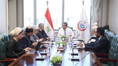   وزير الصحة يتابع تقدم المشروعات الصحية القومية