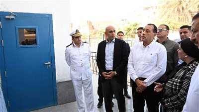 رئيس الوزراء يتفقد مركز طب الأسرة 