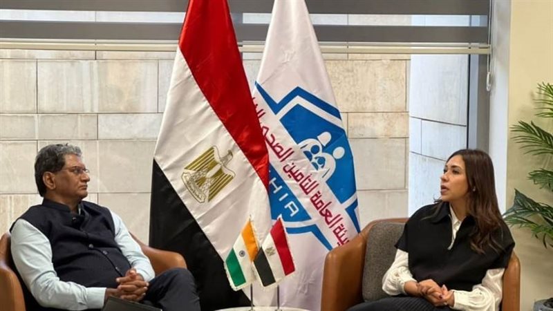 اجتماع مديرة التامين