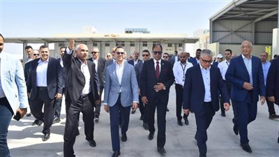 وزير الاستثمار يتفقد المركز اللوجستي الجمركي للمنطقة الاقتصادية لقناة السويس