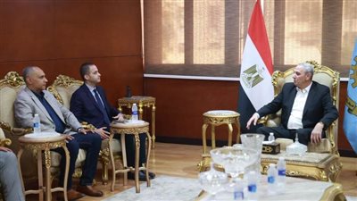  نائب وزير الصحة يبحث مع محافظ الغربية سبل تخفيف الأعباء عن المرضى بالمحافظة