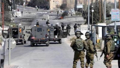 الاحتلال الإسرائيلي يقتحم وسط مدينة رام الله ويداهم مكتب قناة الجزيرة