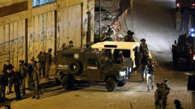 فلسطين: اعتقالات واقتحامات من جانب قوات الاحتلال ومستوطنيه بالضفة الغربية